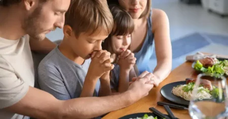 Como Orar Antes de Comer: Descubra a Profundidade Espiritual