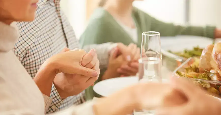 Por Que Orar Antes de Comer é Essencial